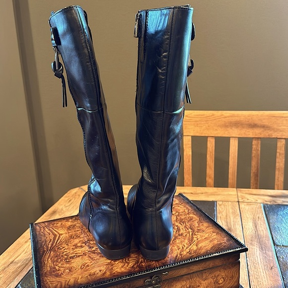 Beautiful Black Leather Enzo Angiolini Flat Boots Size 7.5 - Picture 4 of 6